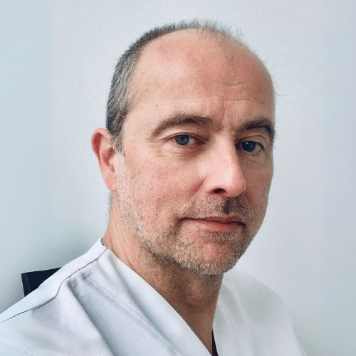 https://creu-blanca.es/wp-content/uploads/Fotos-equipo-medico-tamano-web-1.png